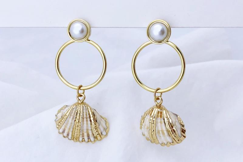 [Ozel] Sophisticated Glossy Brass Pearl Earrings